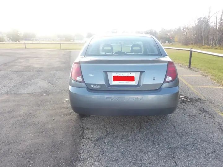 Saturn Ion 2004 photo 4