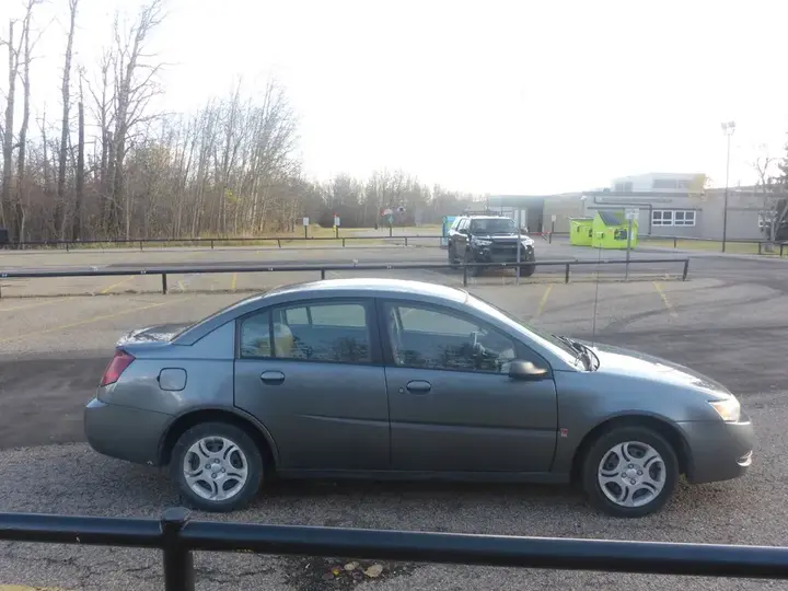 Saturn Ion 2004 photo 5
