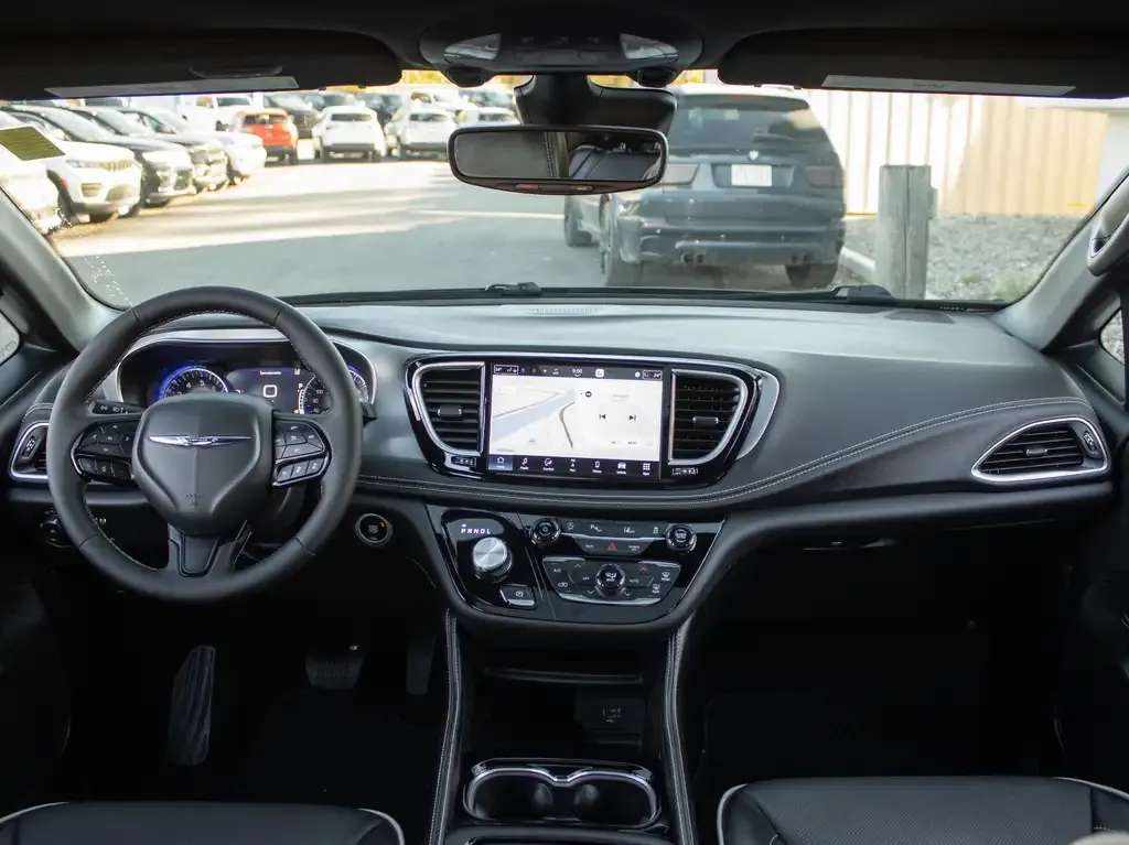 Chrysler Pacifica 2026 photo 3