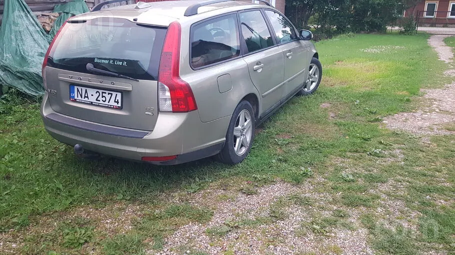 Volvo V50 2009 photo 2