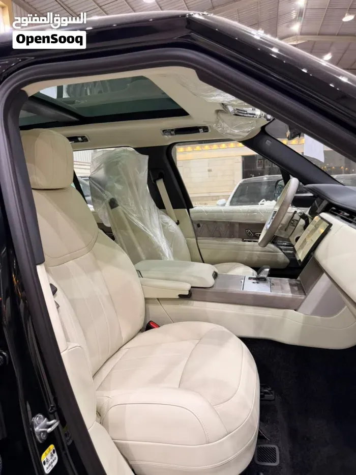 Land Rover Range Rover 2026 photo 2