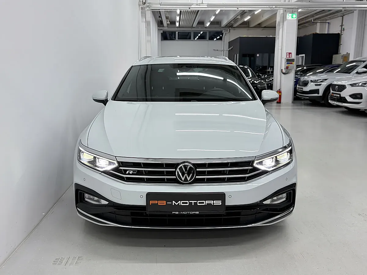Volkswagen Passat 2023 photo 2