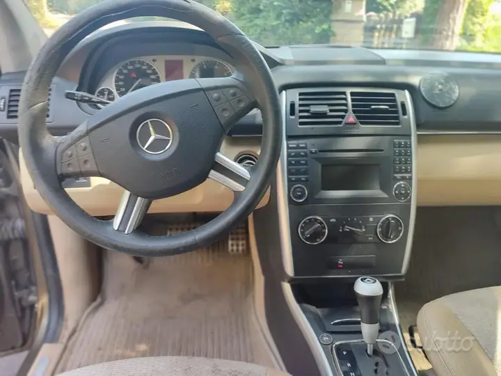 Mercedes-Benz B-Class 2009 photo 4