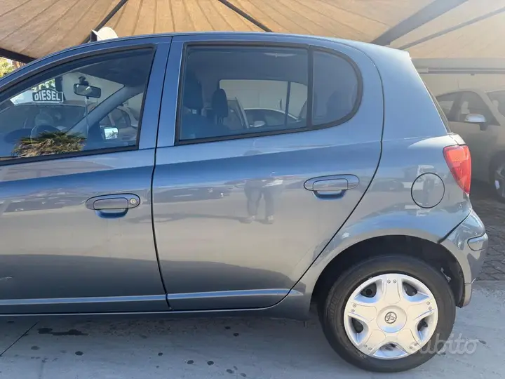 Toyota Yaris 2005 photo 4