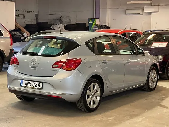 Opel Astra 2015 photo 4
