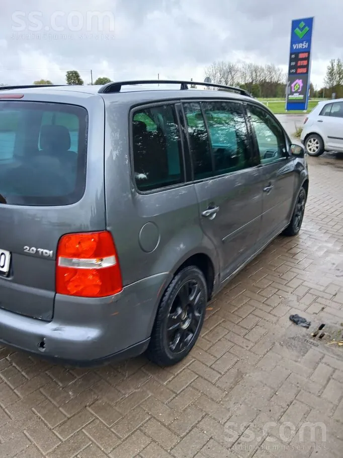 Volkswagen Touran 2005 photo 4