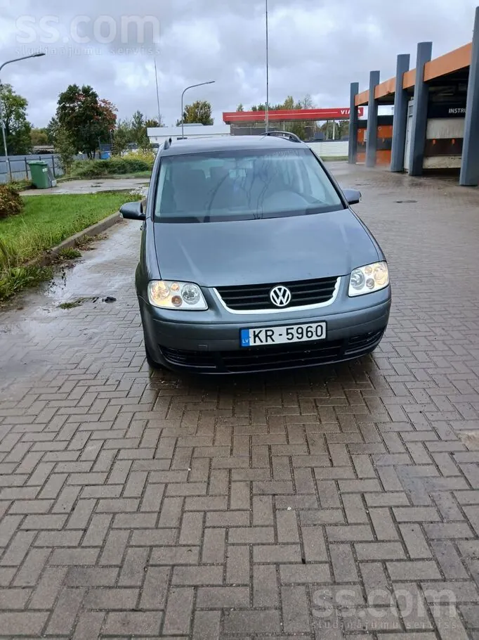 Volkswagen Touran 2005 photo 2