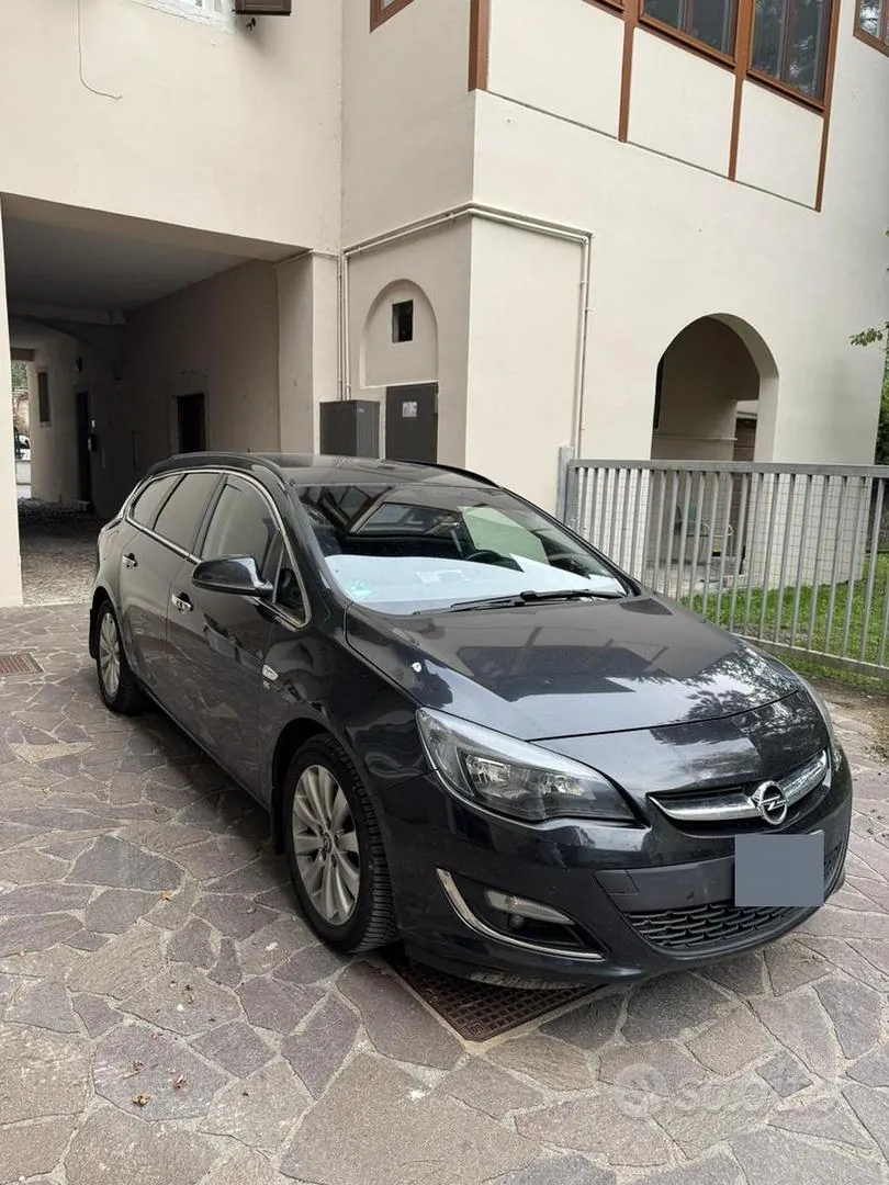 Opel Astra 2018 photo 2