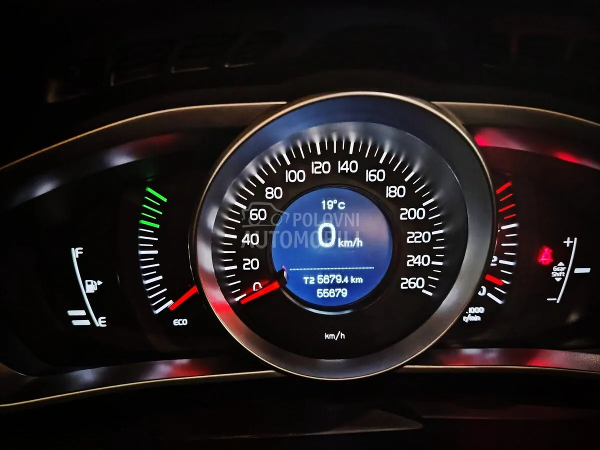 Volvo V40 2019 photo 4