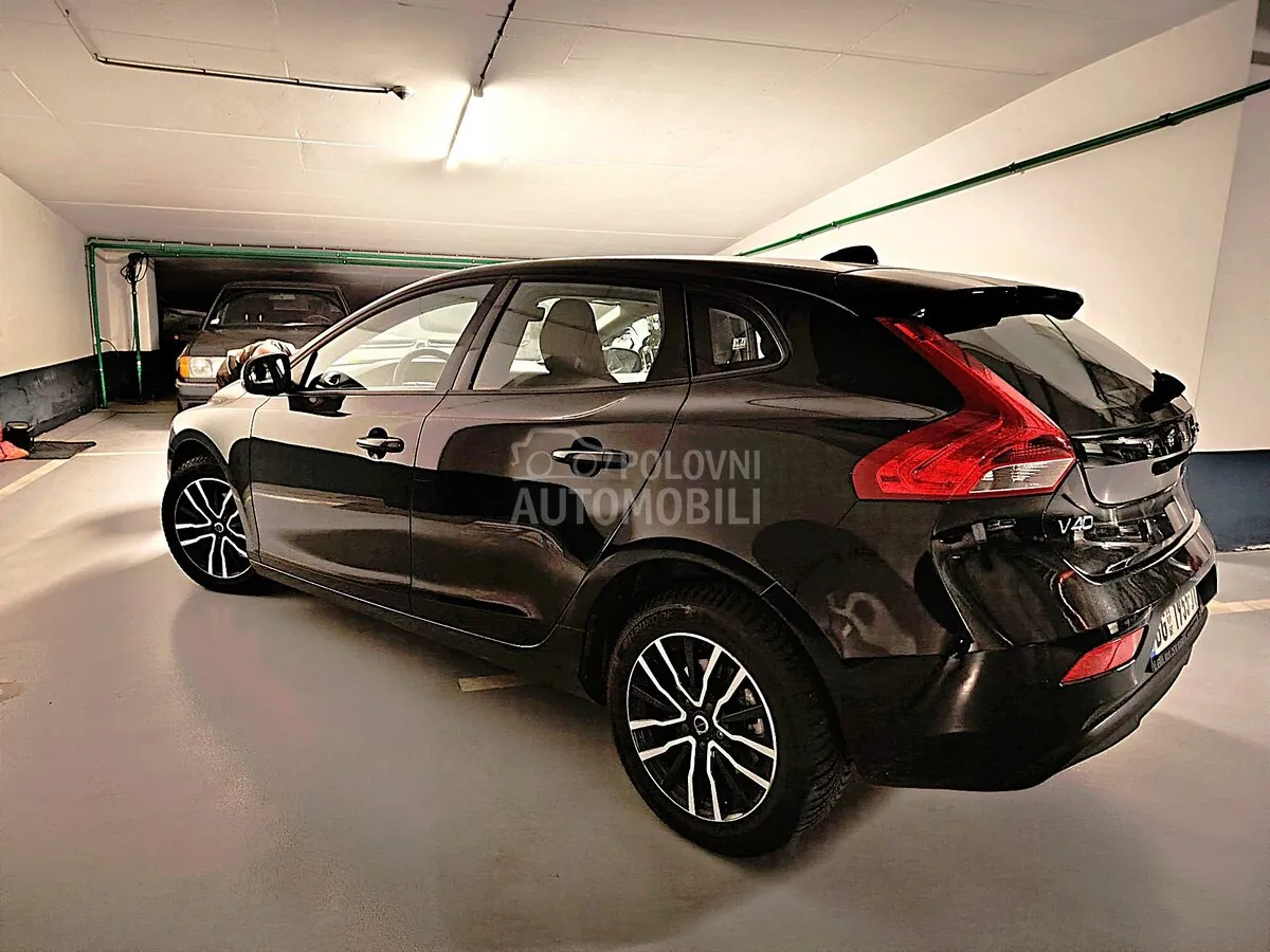 Volvo V40 2019 photo 2