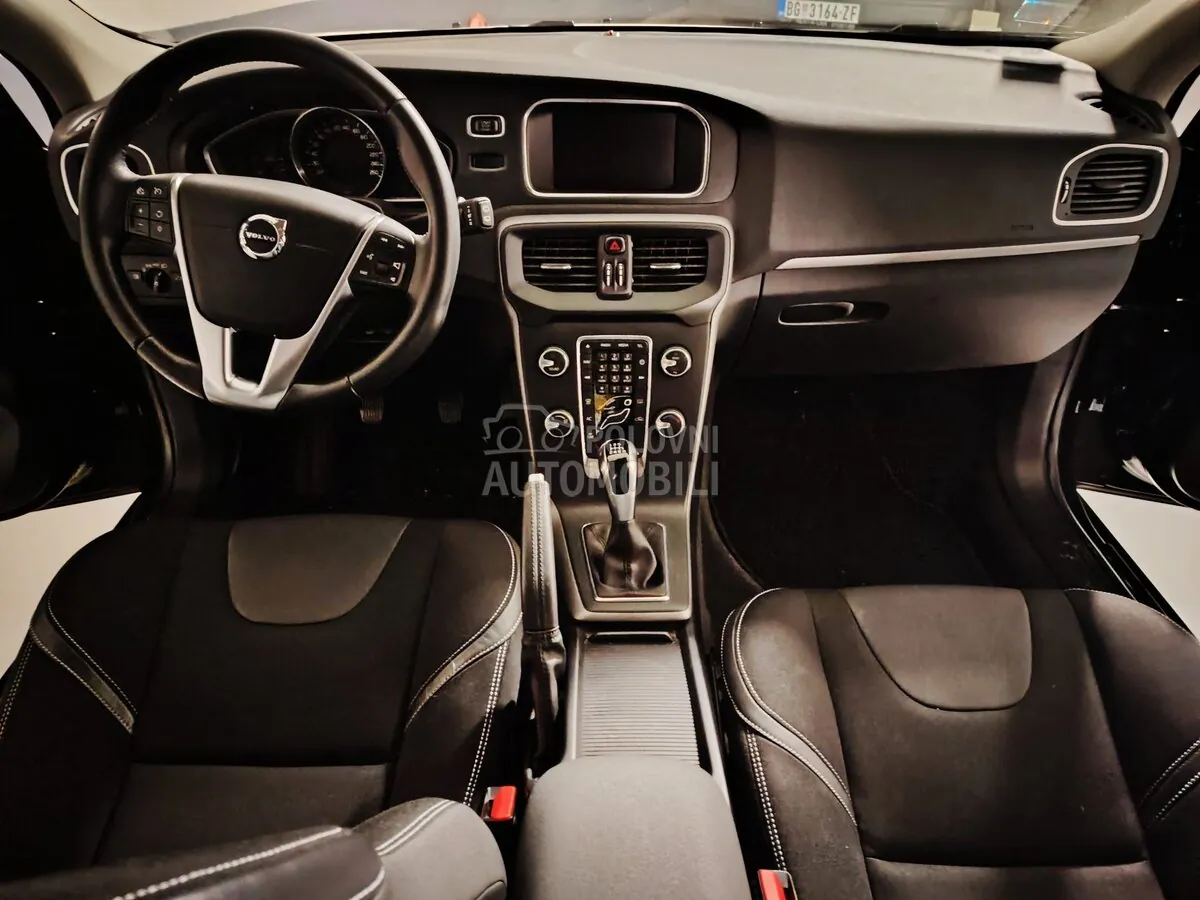 Volvo V40 2019 photo 5