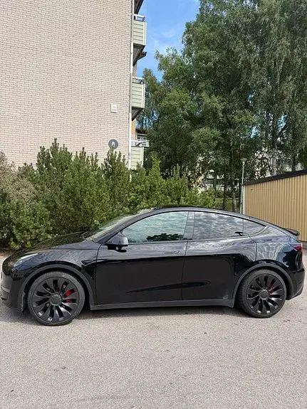 Tesla Model Y 2022 photo 2