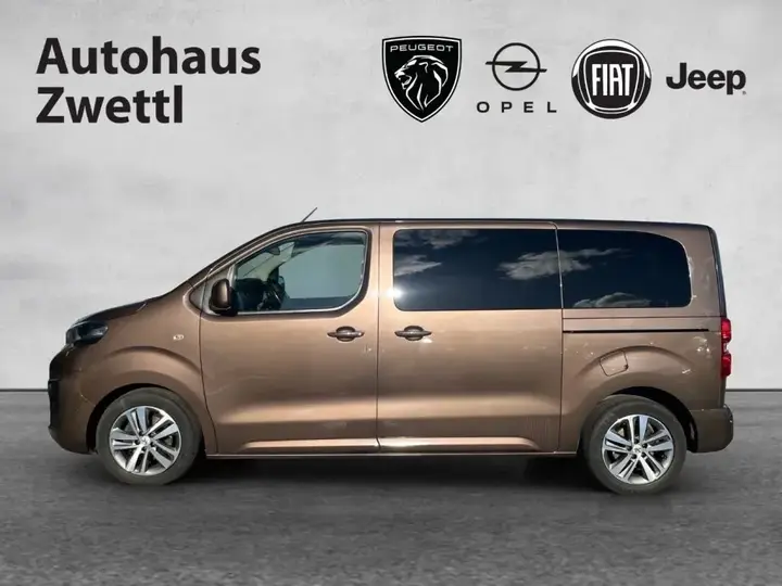 Peugeot Traveller 2019 photo 3