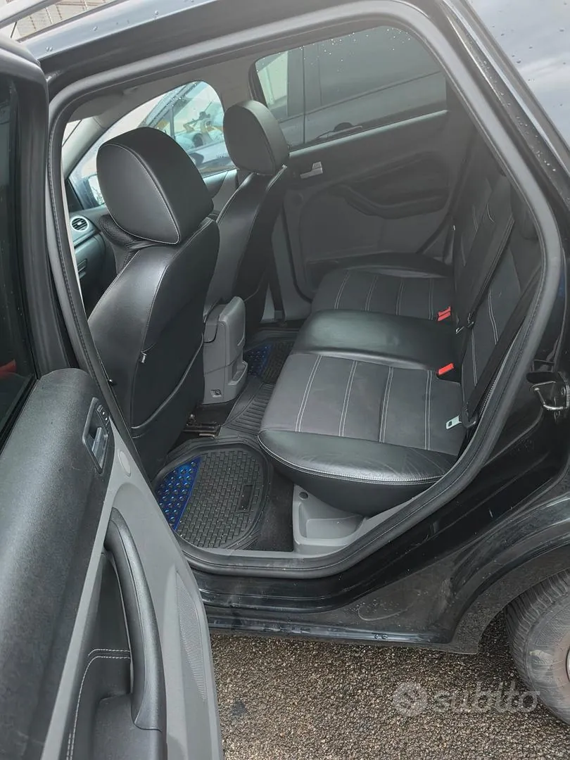 Ford Focus 2009 photo 4