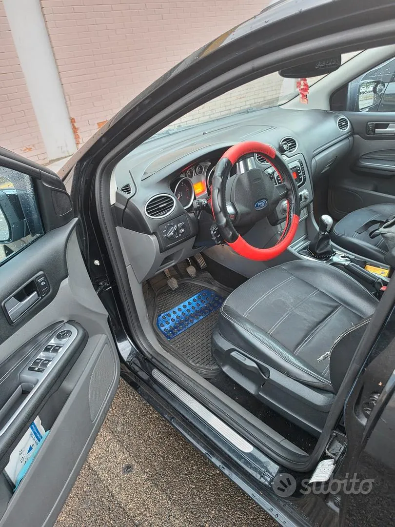 Ford Focus 2009 photo 3