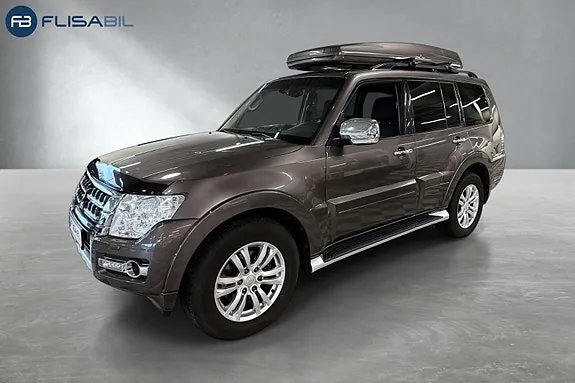 Mitsubishi Pajero 2016 photo 2