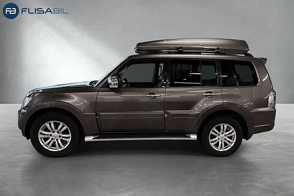 Mitsubishi Pajero 2016 photo 3