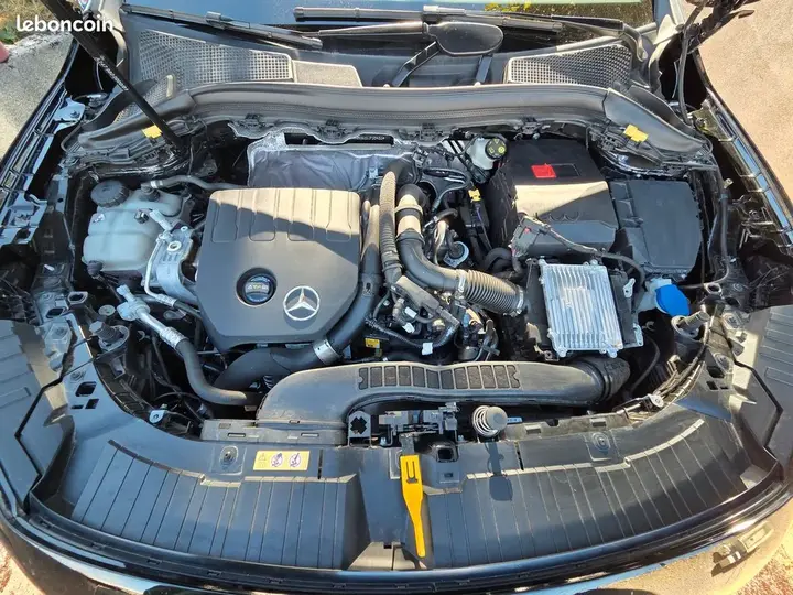 Mercedes-Benz Gla 2024 photo 5