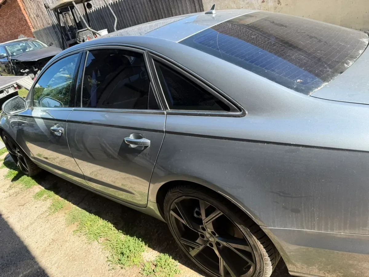 Audi A6 2012 photo 2
