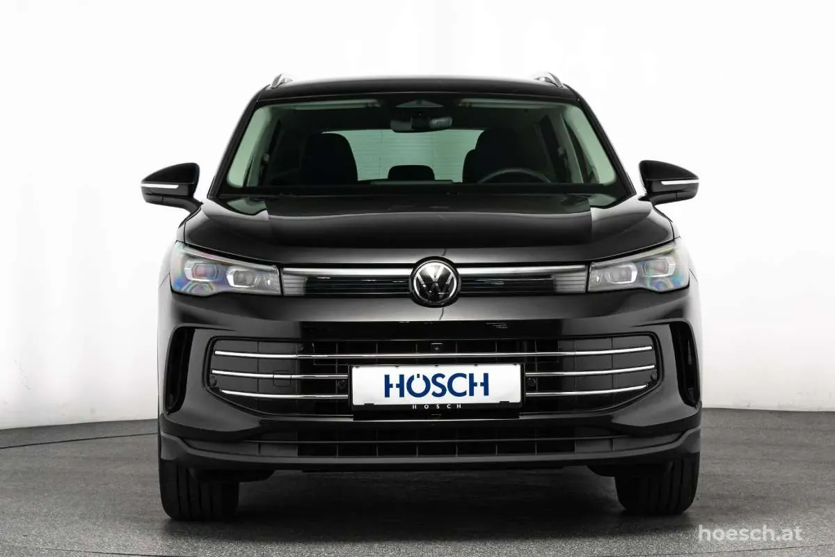 Volkswagen Tiguan 2025 photo 2