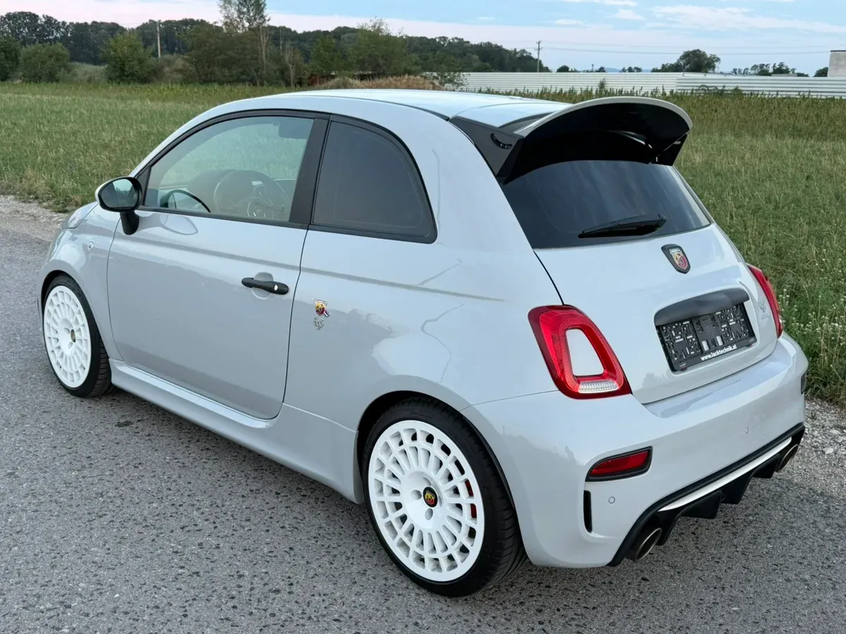 Abarth 500 2022 photo 2