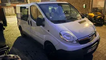 Opel Vivaro 2011 photo 3