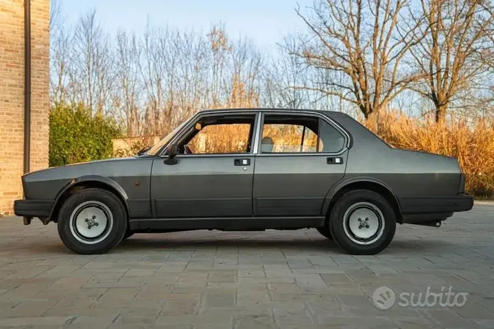 Alfa Romeo Alfetta 1983 photo 2