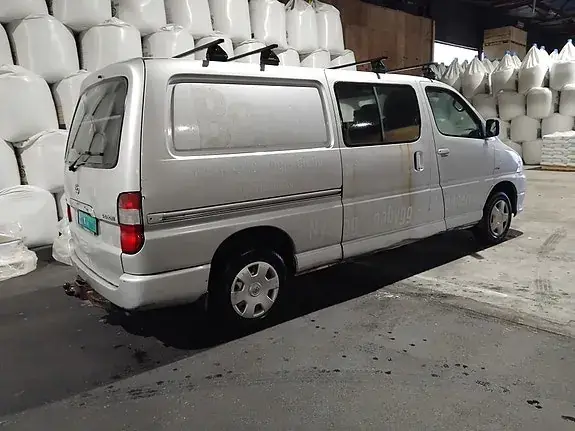 Toyota Hiace 2010 photo 3