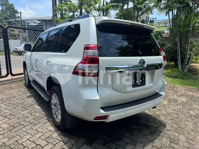 Toyota Land Cruiser Prado 2014 photo 2