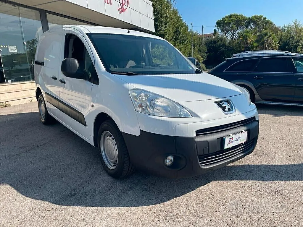Peugeot Partner 2010 photo 3