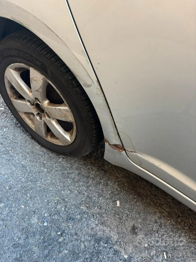 Suzuki Swift 2010 photo 3