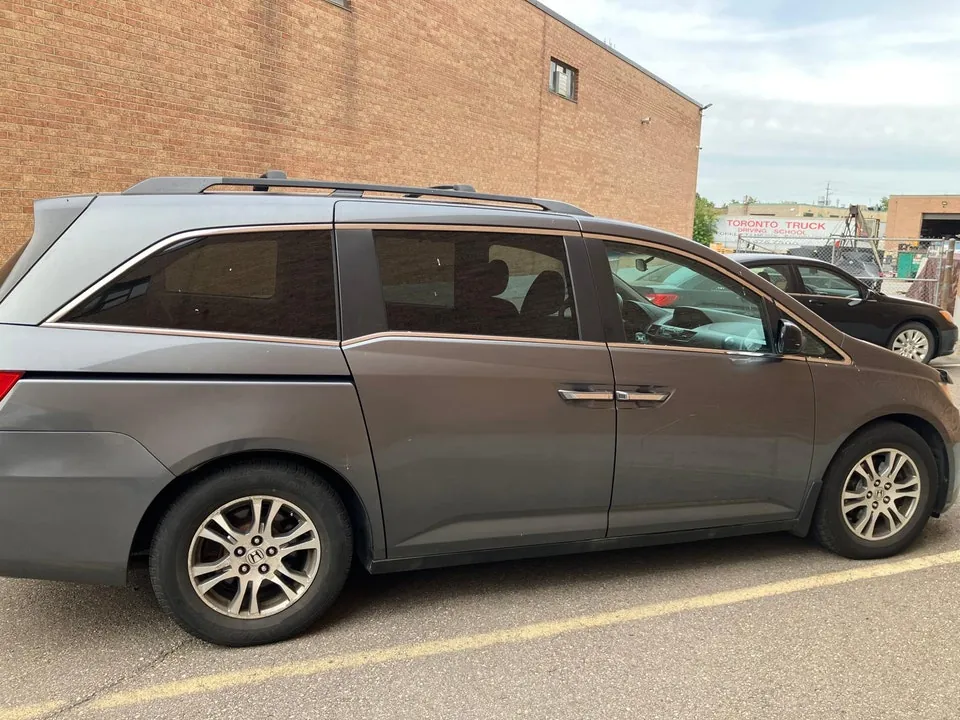 Honda Odyssey 2012 photo 4