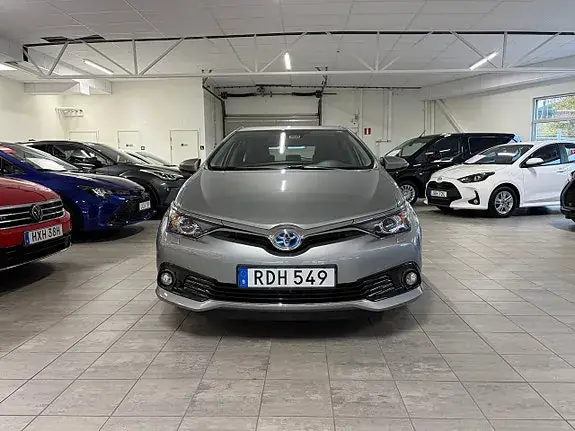 Toyota Auris 2016 photo 2