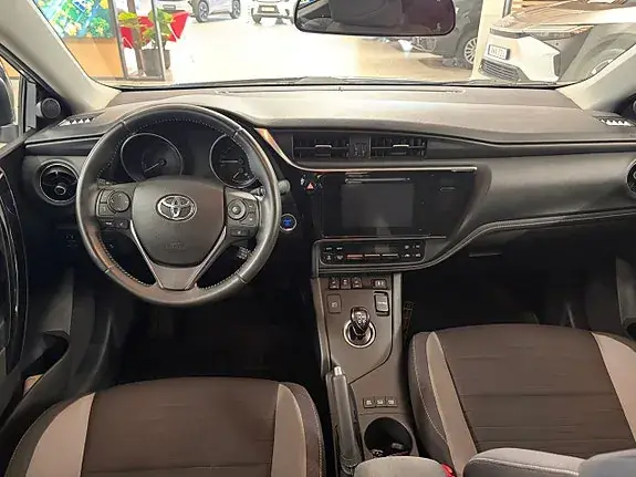 Toyota Auris 2016 photo 5