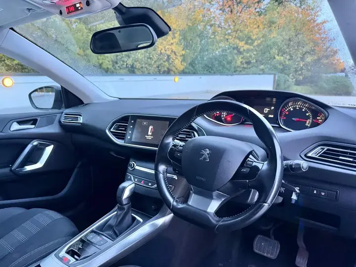 Peugeot 308 2016 photo 3