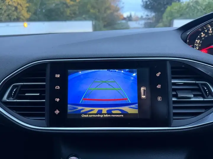 Peugeot 308 2016 photo 2