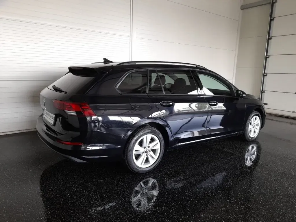 Volkswagen Golf 2023 photo 2