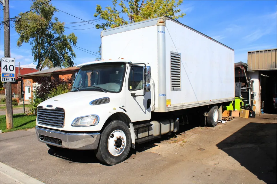 Freightliner M2 106
