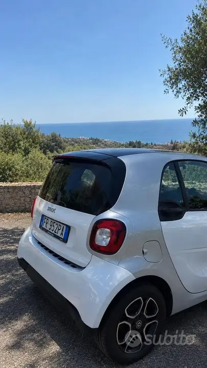 Smart Fortwo 2018 photo 2