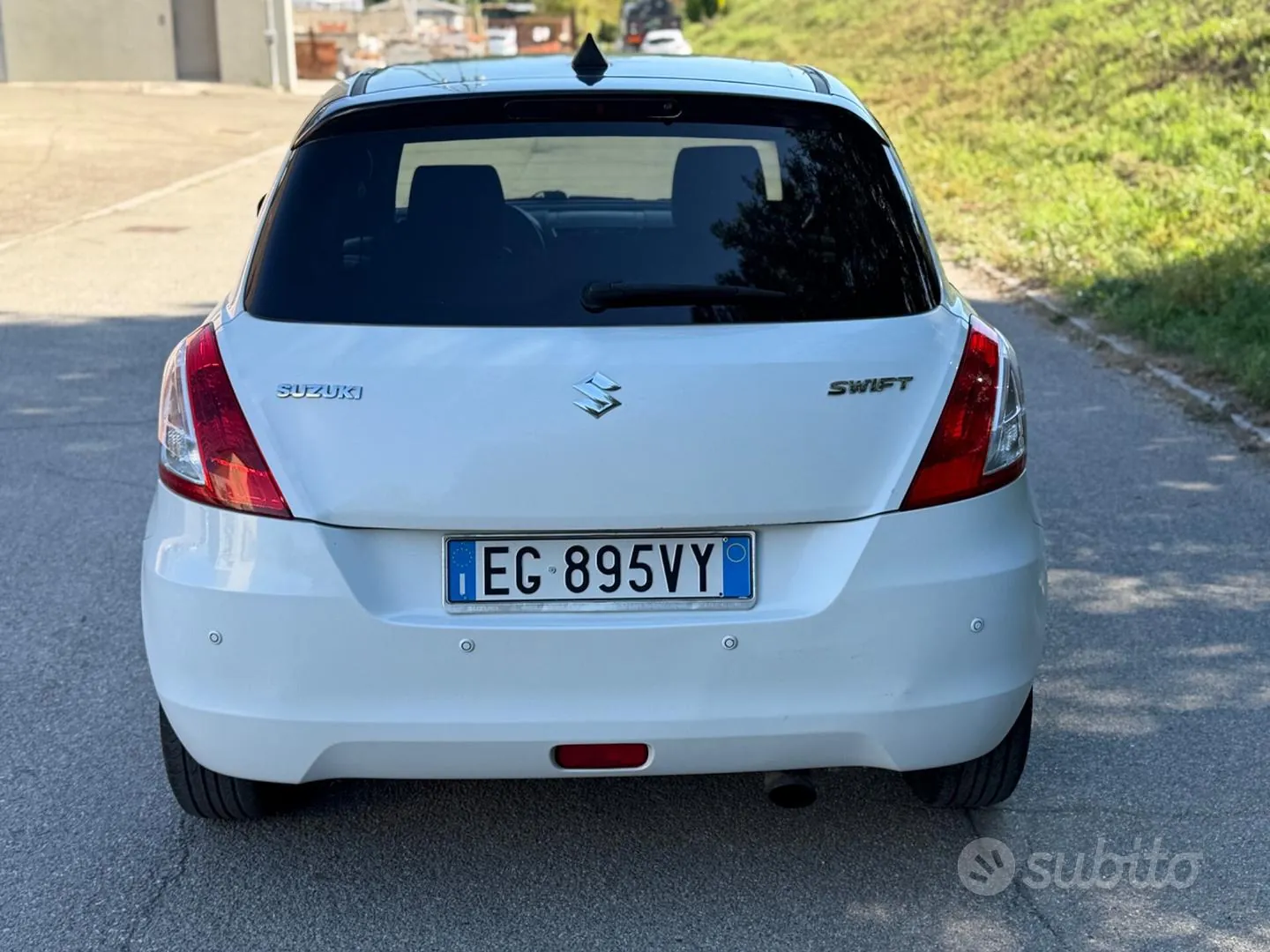 Suzuki Swift 2011 photo 4