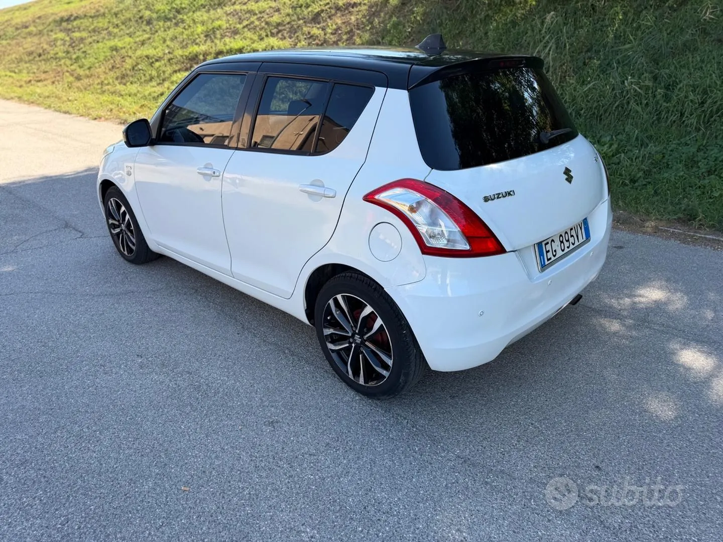Suzuki Swift 2011 photo 3
