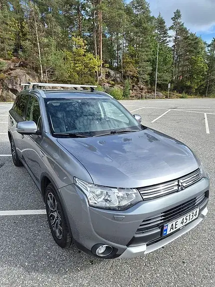 Mitsubishi Outlander 2015 photo 2