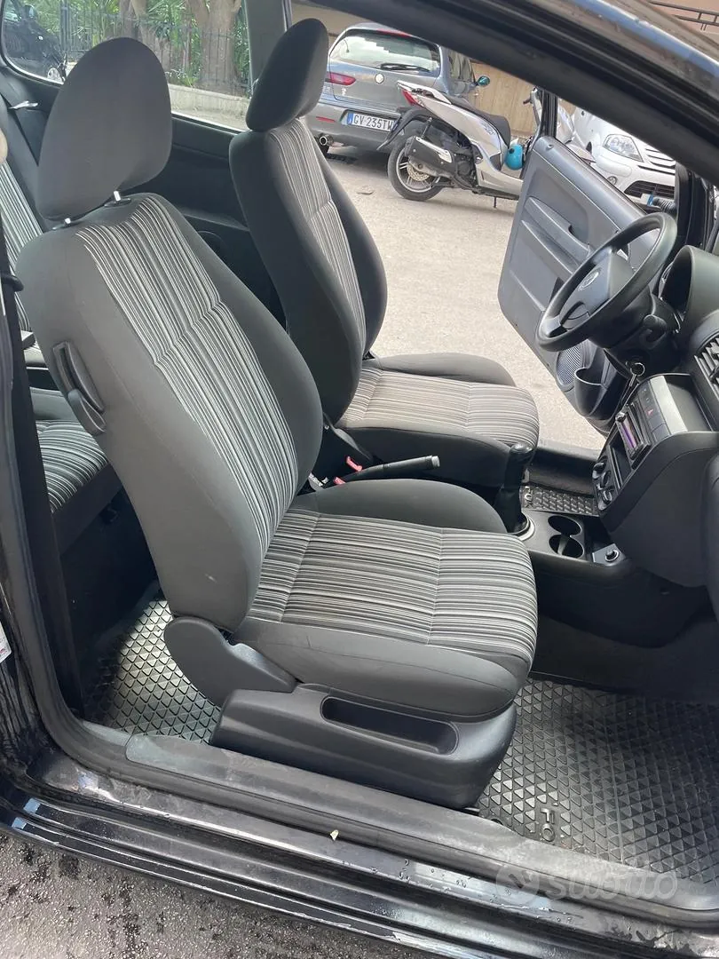 Volkswagen Fox 2010 photo 5