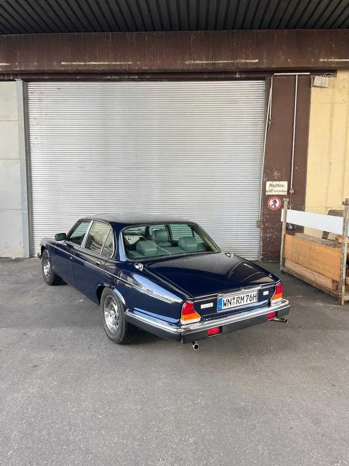 Jaguar Xj12
