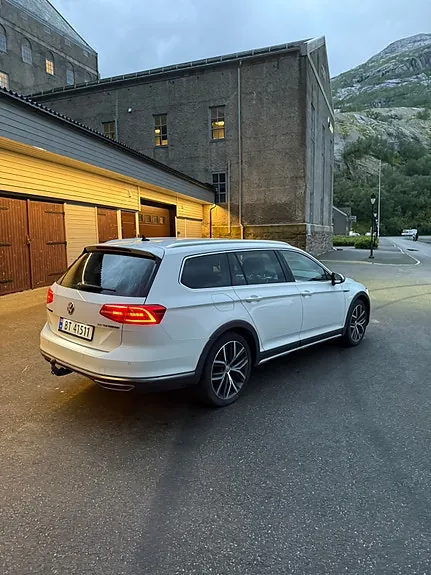 Volkswagen Passat 2016 photo 2
