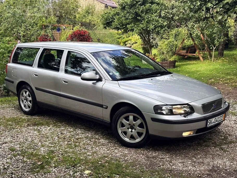 Volvo V70 2003 photo 2