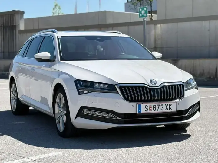 Skoda Superb 2021 photo 2