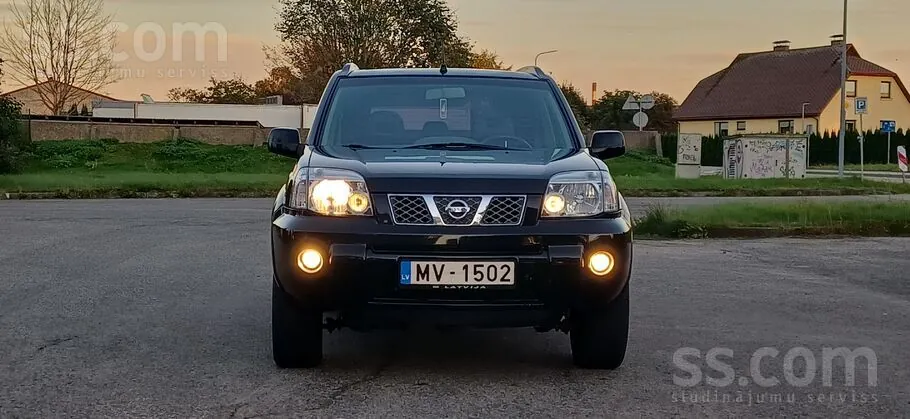 Nissan X-Trail 2004 photo 2