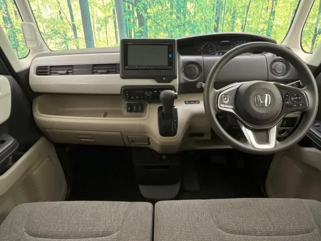 Honda N-Box 2017 photo 2