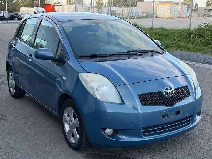 Toyota Yaris 2007 photo 2